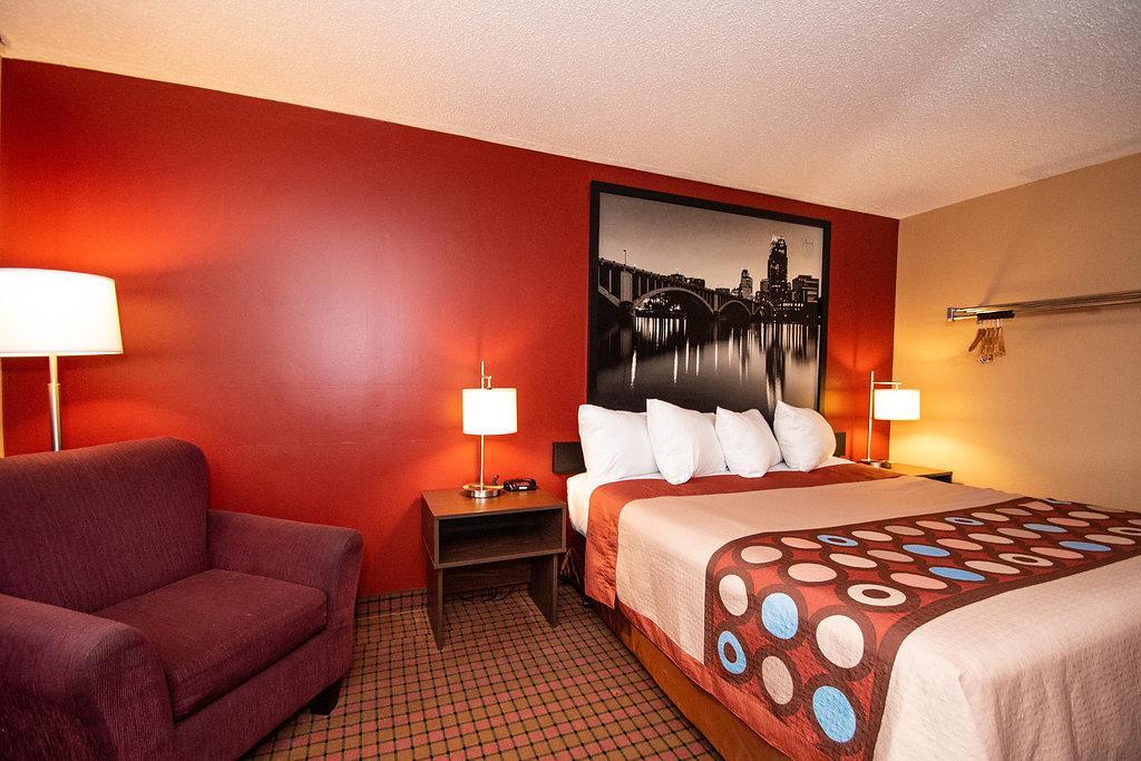 Super 8 By Wyndham Brooklyn Center/Mpls Hotel Exterior photo